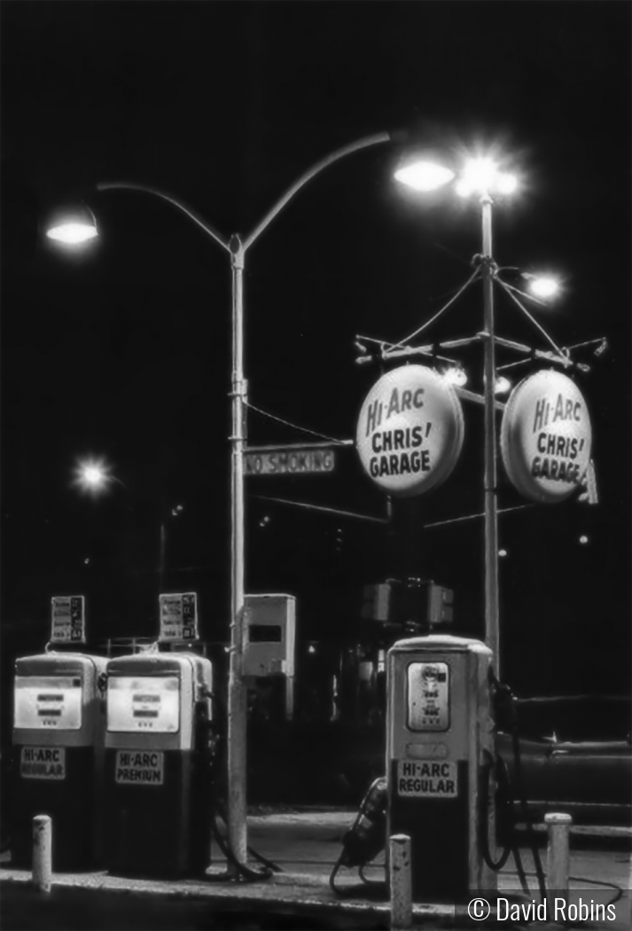 Chrisâ€™ Hi Arc gas station by David Robins