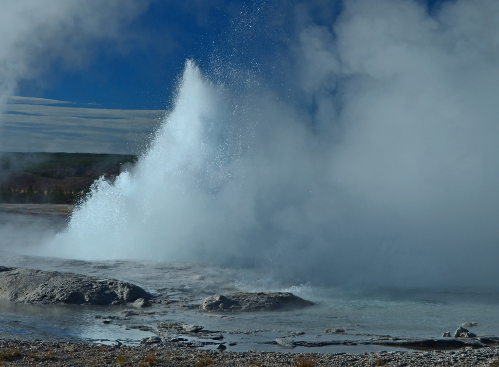 Great Fountain Geyser by Lee Wilcox