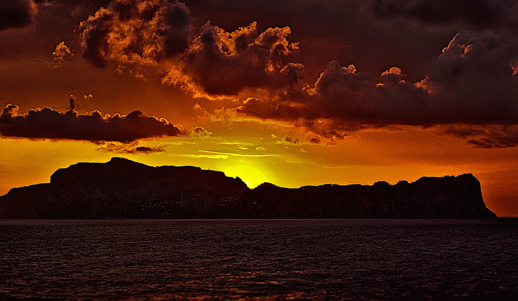 Island Sunset - Photo by Frank Zaremba MNEC