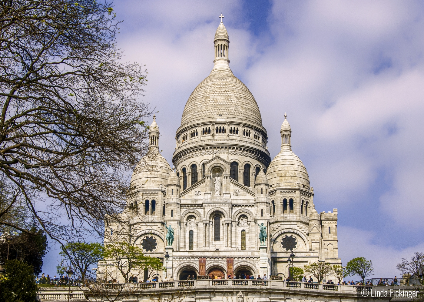 Sacre-Coeur Basilica by Linda Fickinger