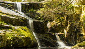 Cascading water - Photo by Peter Rossato