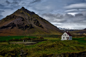 Cottage by the Mountain - Photo by Ben Skaught