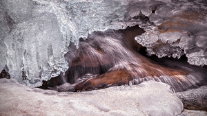 Ice and water flow - Photo by Frank Zaremba MNEC