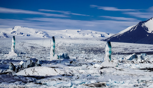 Ice guitars rising from the ice flow - Photo by Richard Provost