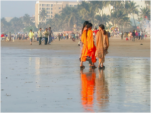 Walking on the Beach to get noticed - Photo by Frank Zaremba MNEC